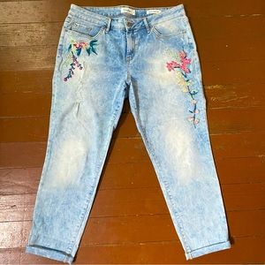 Jessica Simpson Forever Rolled Ankle Jeans Floral Pattern Size 32